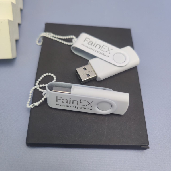 Флешка с цепочкой Deiner 2.0 USB 32Gb